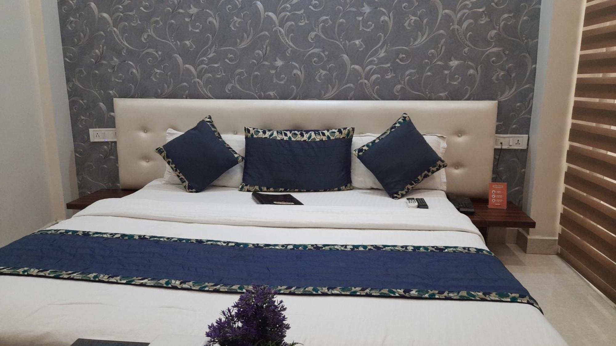 Hotel Ventures Inn Amritsar Room photo